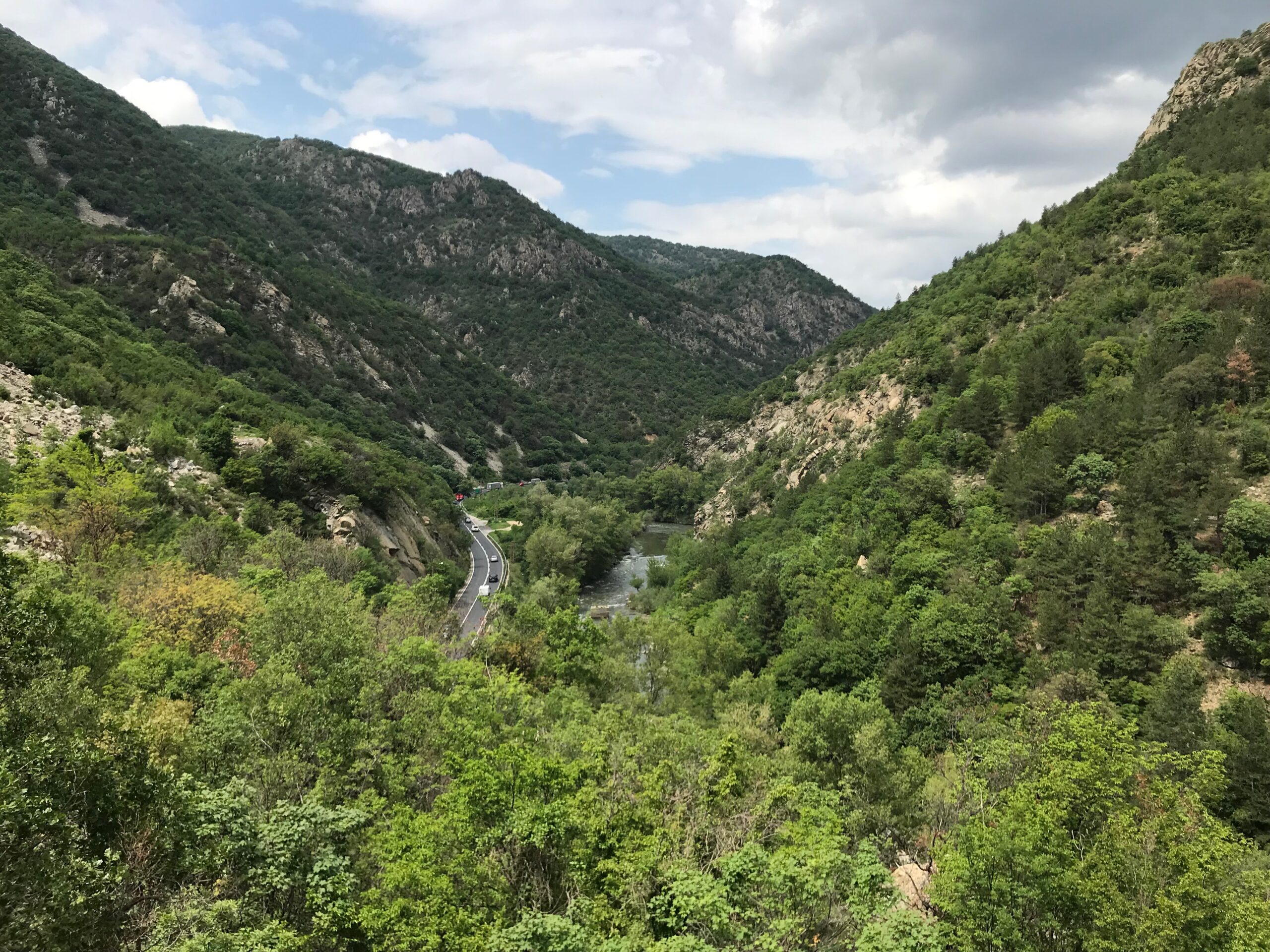 Кресненското дефиле с пътя